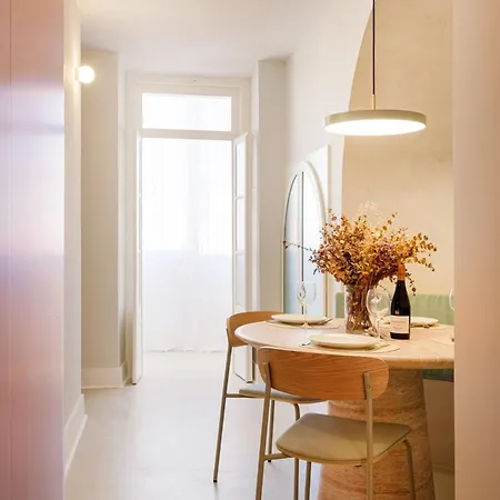 Design Workspace & Ac * Lisbon