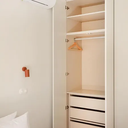Apartment Design Workspace & Ac